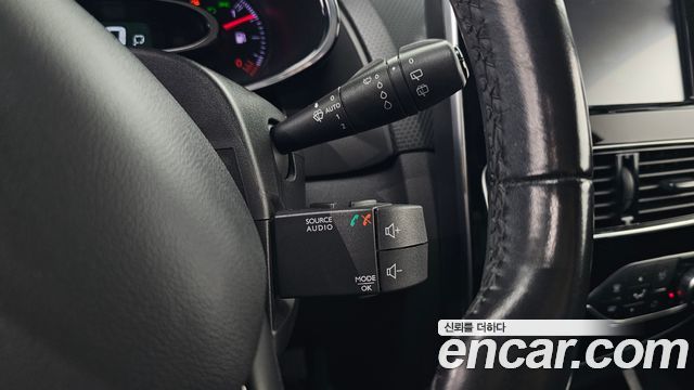 Renault Korea Clio Iconic 2019 — фото 15