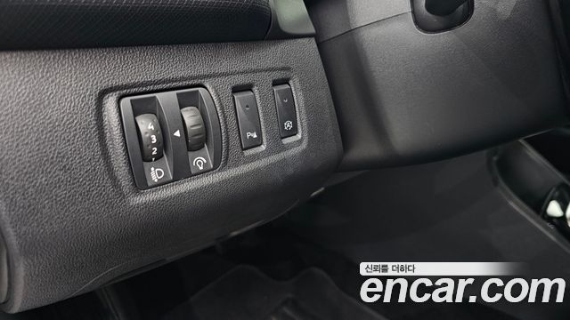 Renault Korea Clio Iconic 2019 — фото 19