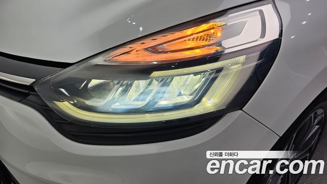 Renault Korea Clio Iconic 2019 — фото 22