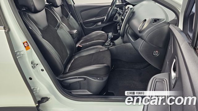 Renault Korea Clio Iconic 2019 — фото 26