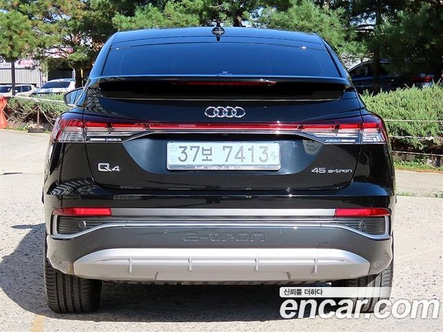 Audi Q4 e-tron (F4) 45 Premium Sportback 2026 — фото 4