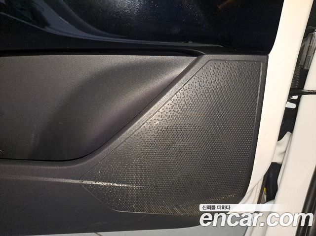 Kia Niro EV Earth 2023 — фото 15