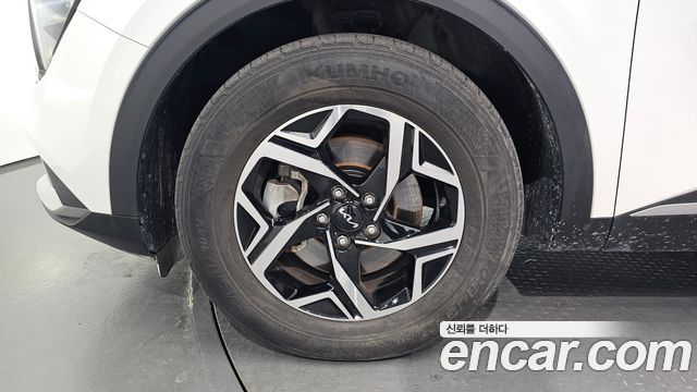 Kia Sportage (V) Diesel 2.0 2WD Prestige 2023 — фото 5