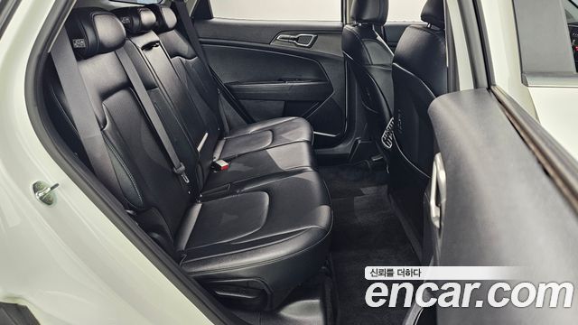 Kia Sportage (V) Diesel 2.0 2WD Prestige 2023 — фото 11