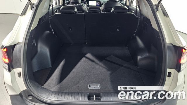 Kia Sportage (V) Diesel 2.0 2WD Prestige 2023 — фото 17