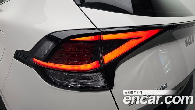 Kia Sportage (V) Diesel 2.0 2WD Prestige 2023 — фото 23