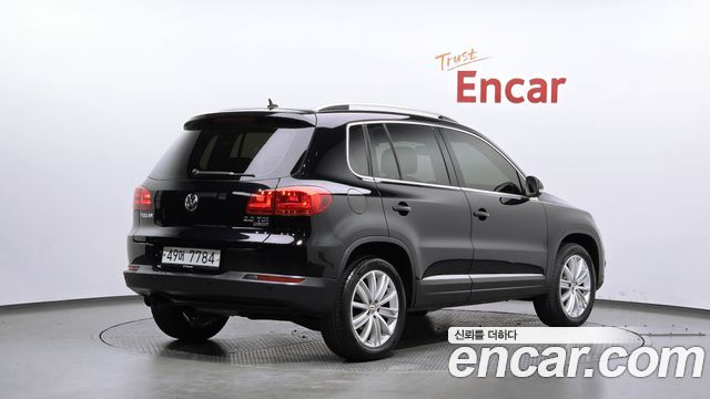 Volkswagen Tiguan 2.0 TDI Comfort 5N 2014 — фото 2