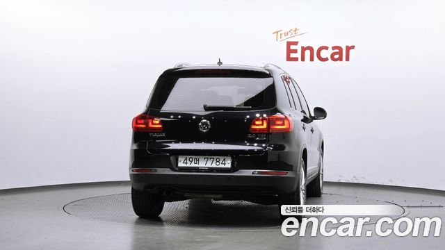 Volkswagen Tiguan 2.0 TDI Comfort 5N 2014 — фото 4
