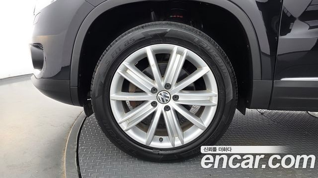 Volkswagen Tiguan 2.0 TDI Comfort 5N 2014 — фото 5