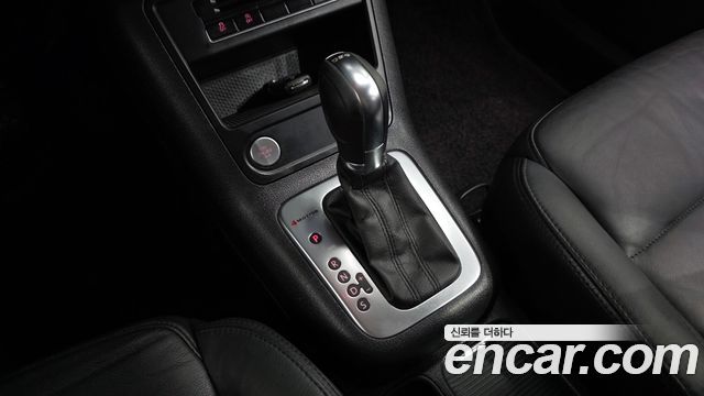Volkswagen Tiguan 2.0 TDI Comfort 5N 2014 — фото 9