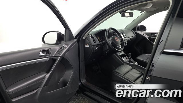 Volkswagen Tiguan 2.0 TDI Comfort 5N 2014 — фото 10