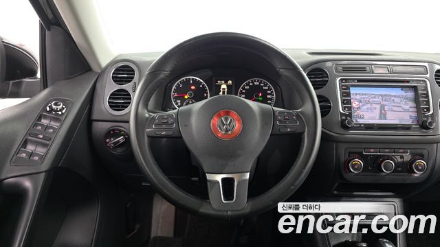 Volkswagen Tiguan 2.0 TDI Comfort 5N 2014 — фото 12