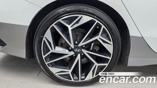 Hyundai Ioniq 6 Long Range Exclusive + 2023 — фото 5