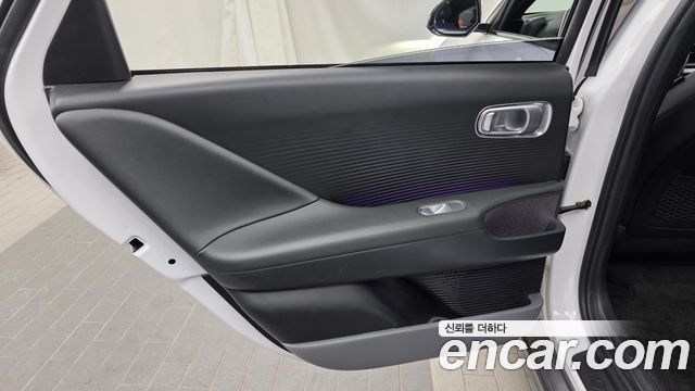 Hyundai Ioniq 6 Long Range Exclusive + 2023 — фото 25