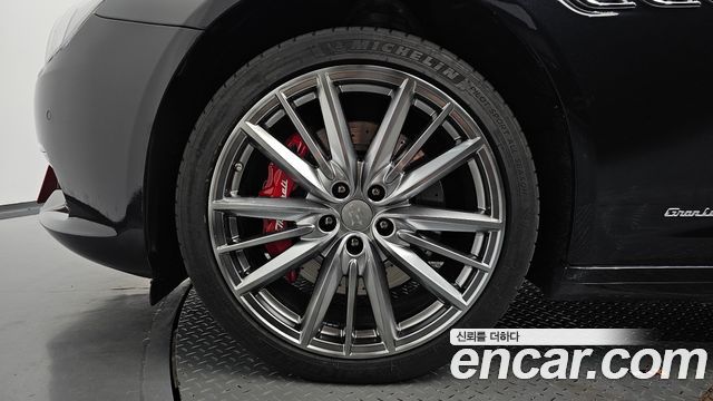 Maserati Quattroporte S Q4 3.0 V6 Granlusso 2019 — фото 5