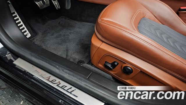 Maserati Quattroporte S Q4 3.0 V6 Granlusso 2019 — фото 36