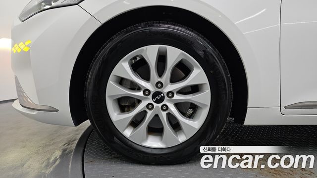 Kia K8 2.5 Gasoline 2WD Noblesse Light 2022 — фото 5