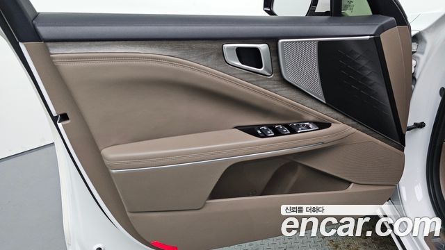 Kia K8 2.5 Gasoline 2WD Noblesse Light 2022 — фото 24