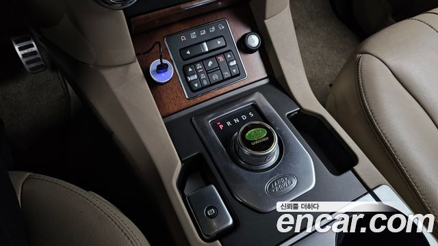 Land Rover Discovery 4 3.0 SDV6 HSE 2016 — фото 9