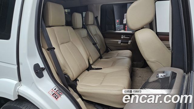 Land Rover Discovery 4 3.0 SDV6 HSE 2016 — фото 11