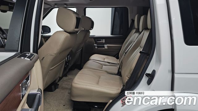 Land Rover Discovery 4 3.0 SDV6 HSE 2016 — фото 12