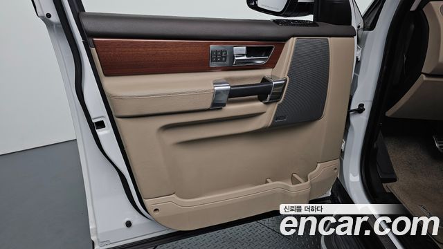 Land Rover Discovery 4 3.0 SDV6 HSE 2016 — фото 24