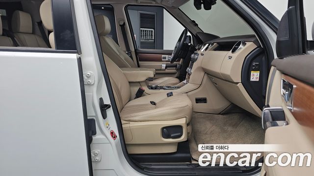 Land Rover Discovery 4 3.0 SDV6 HSE 2016 — фото 26