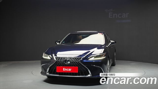 Lexus ES300h (VII) Luxury Plus 2023 — фото 3