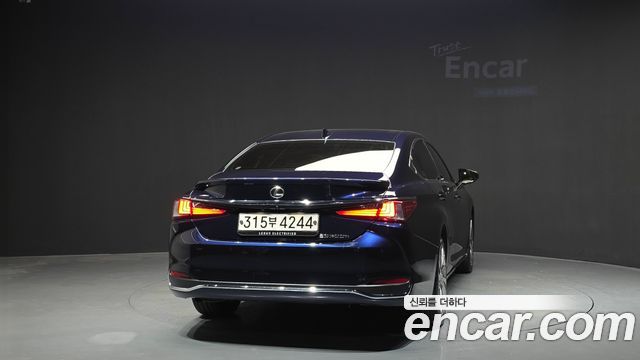 Lexus ES300h (VII) Luxury Plus 2023 — фото 4