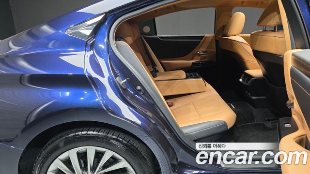 Lexus ES300h (VII) Luxury Plus 2023 — фото 15