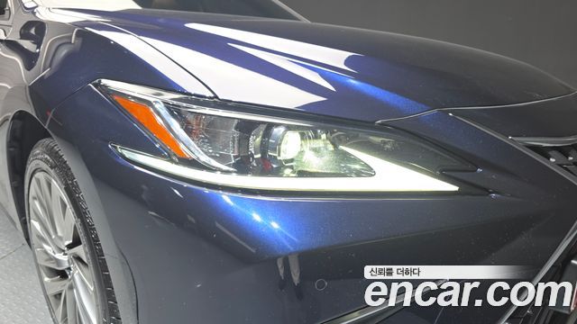 Lexus ES300h (VII) Luxury Plus 2023 — фото 28