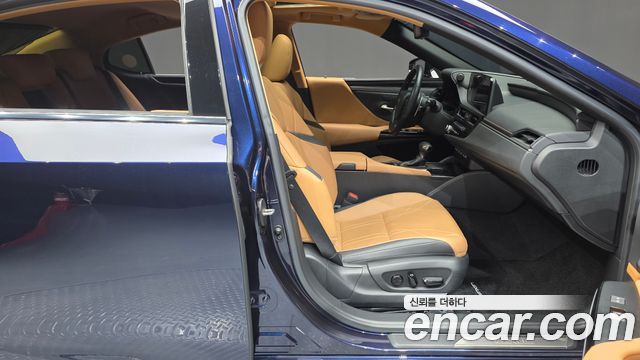 Lexus ES300h (VII) Luxury Plus 2023 — фото 32