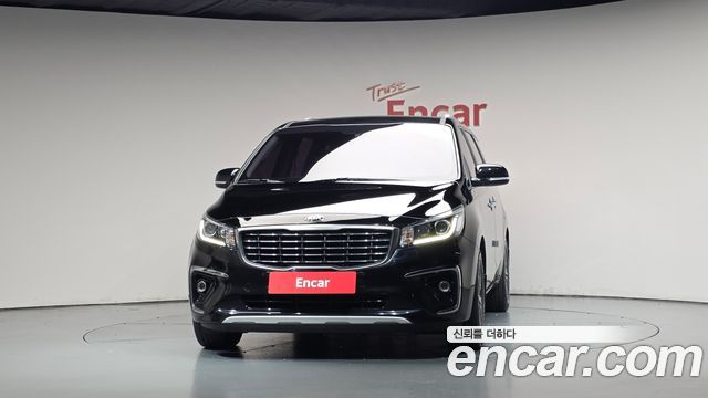 Kia Carnival 9-Seater Luxury 2020 — фото 3