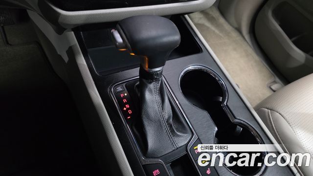 Kia Carnival 9-Seater Luxury 2020 — фото 9