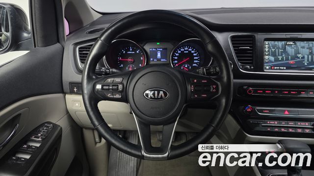 Kia Carnival 9-Seater Luxury 2020 — фото 15