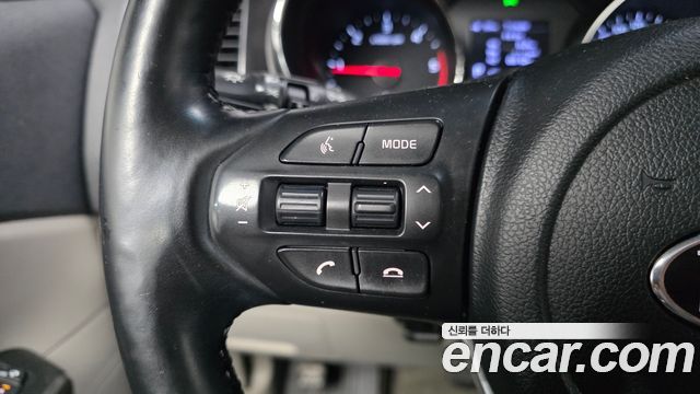 Kia Carnival 9-Seater Luxury 2020 — фото 17