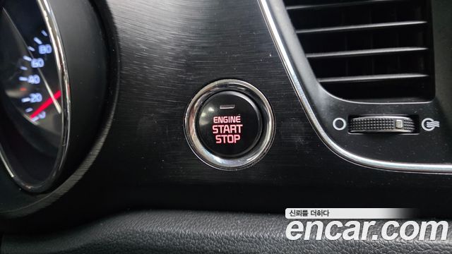 Kia Carnival 9-Seater Luxury 2020 — фото 30