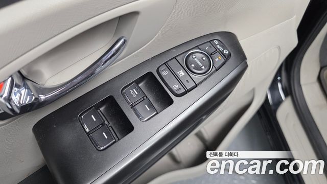 Kia Carnival 9-Seater Luxury 2020 — фото 32