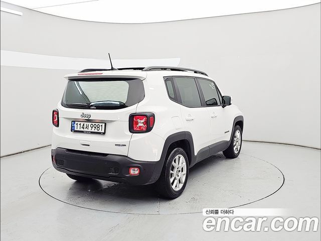 Jeep Renegade 2.4 Longitude 2021 — фото 2