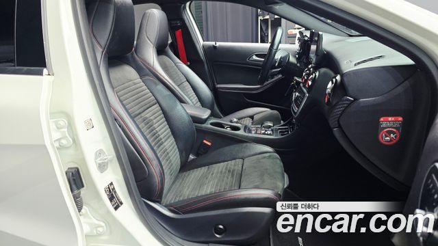 Mercedes-Benz A-Class (W176) A45 AMG 4MATIC 2017 — фото 12