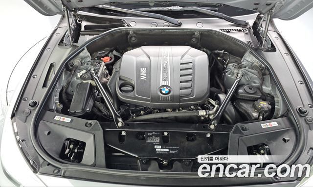 BMW 5 Series GT (F07) GT 30d xDrive 2017 — фото 6