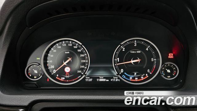 BMW 5 Series GT (F07) GT 30d xDrive 2017 — фото 8