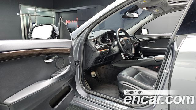 BMW 5 Series GT (F07) GT 30d xDrive 2017 — фото 10
