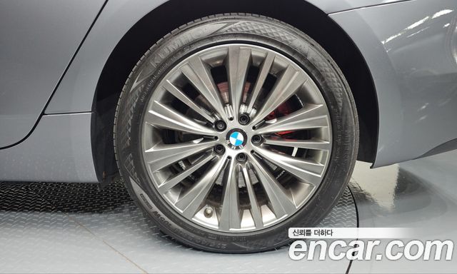 BMW 5 Series GT (F07) GT 30d xDrive 2017 — фото 21