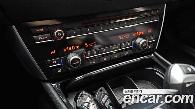 BMW 5 Series GT (F07) GT 30d xDrive 2017 — фото 28