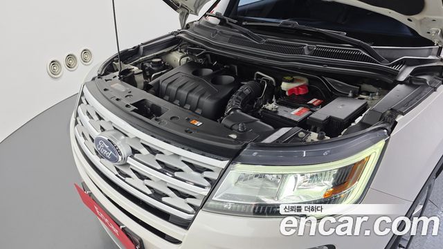 Ford Explorer 2.3 Limited 4WD 5th 2018 — фото 6