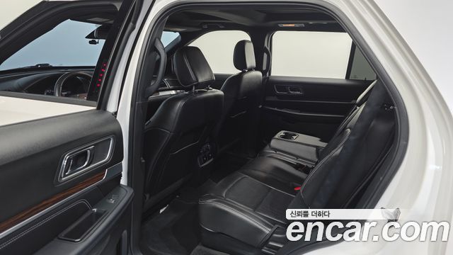 Ford Explorer 2.3 Limited 4WD 5th 2018 — фото 13