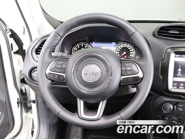Jeep Renegade 1.3 Limited 2022 — фото 19