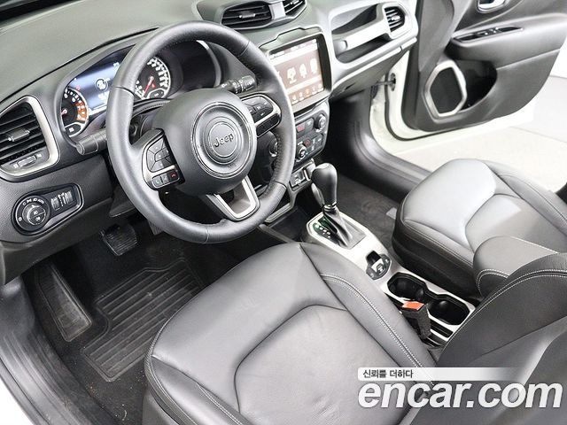 Jeep Renegade 1.3 Limited 2022 — фото 21