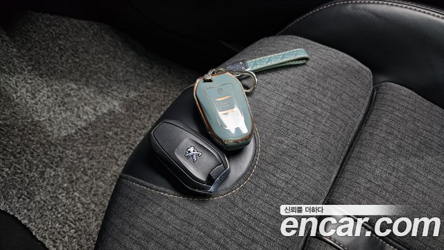 Peugeot 5008 (II) 1.6 BlueHDi GT Line 2018 — фото 40